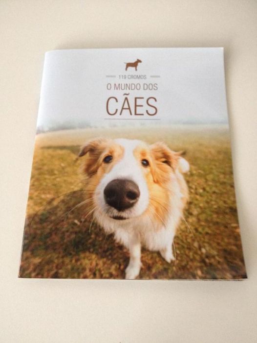 Caderneta cromos "O mundo dos cães" com todos os cromos