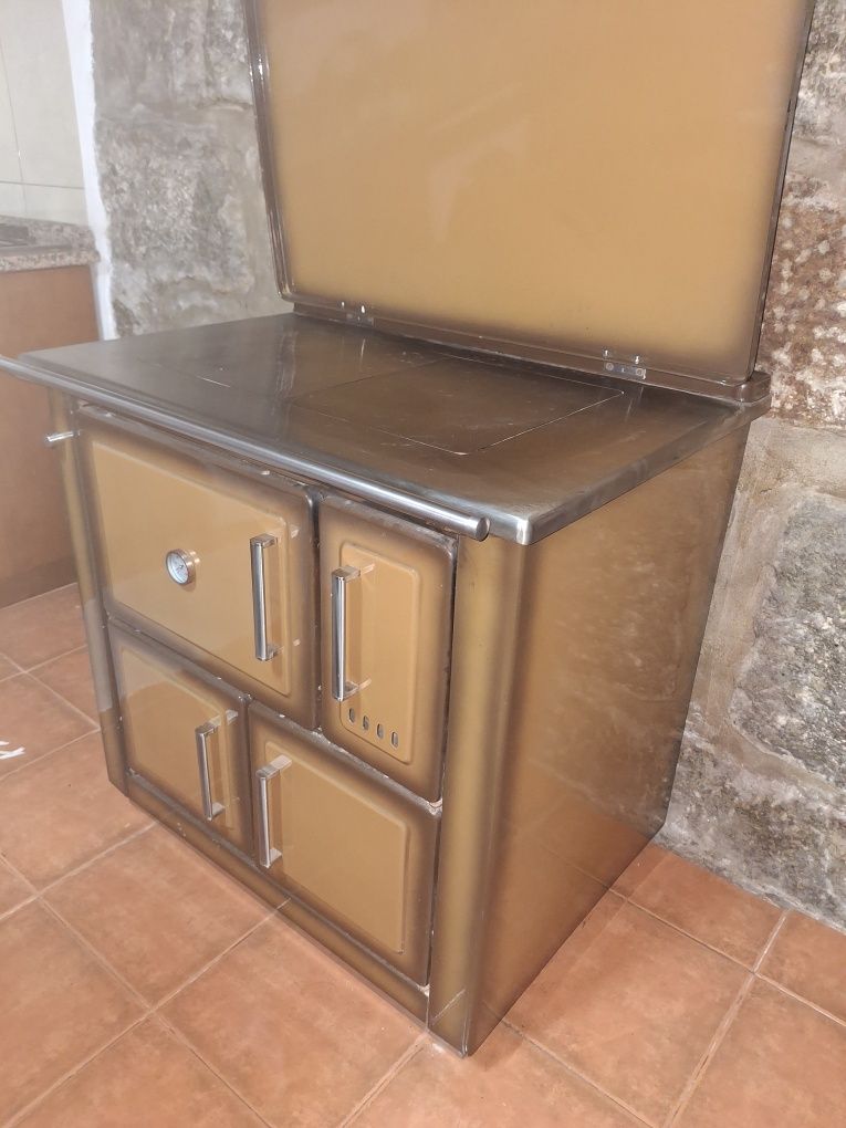 Fogão a lenha como novo