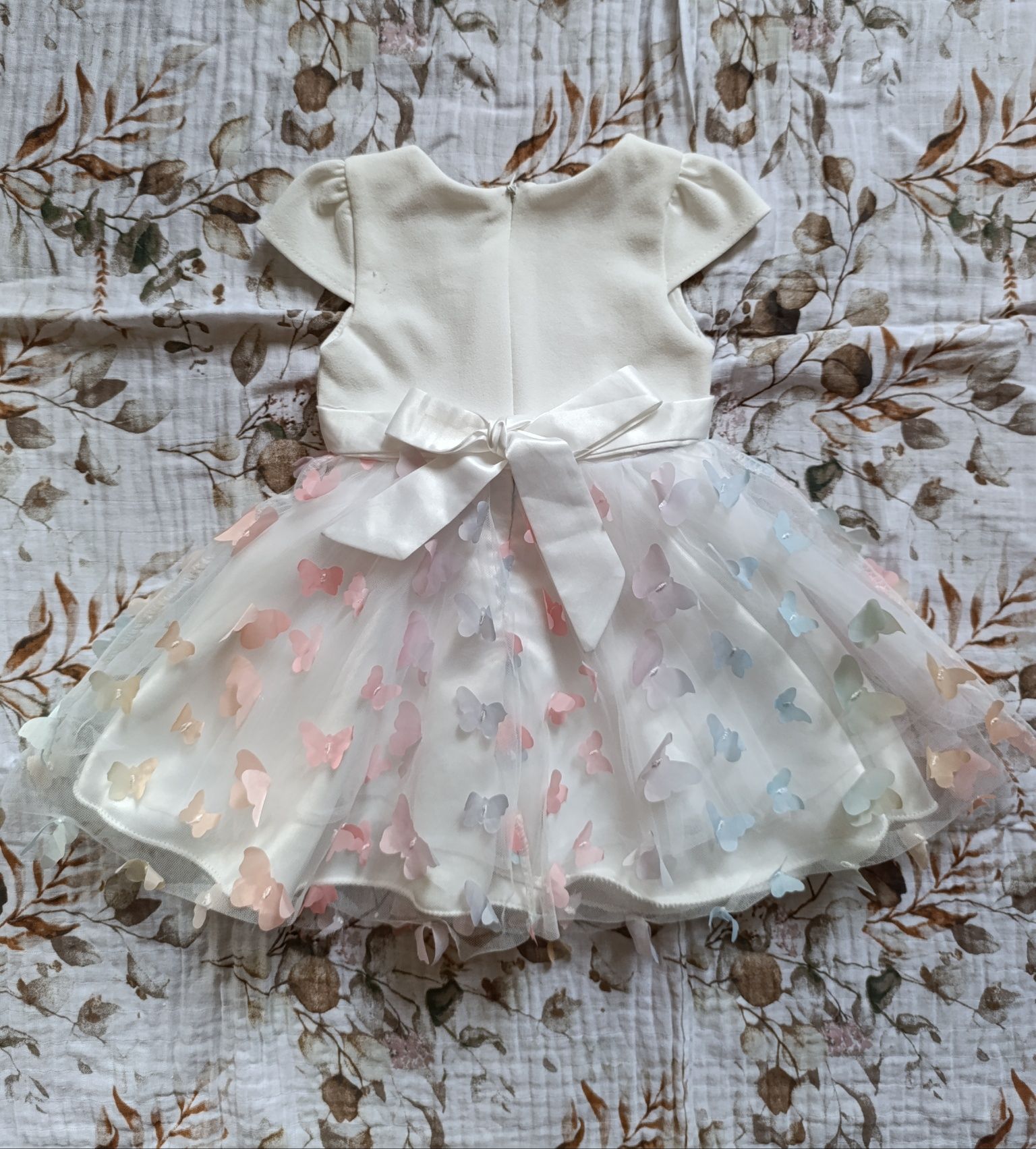 Dziewczęca sukienka pretty baby z motylkami