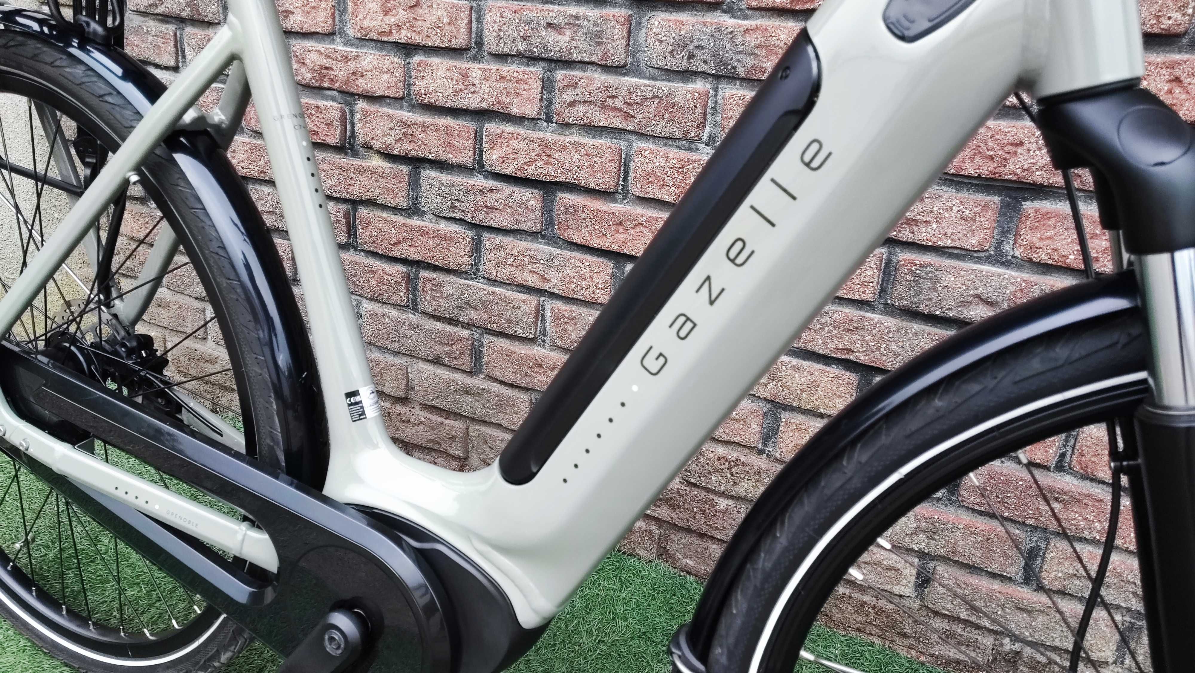 Rower Elektryczny Gazelle Grenoble C7+ nowy model tarcze BOSCH SMART