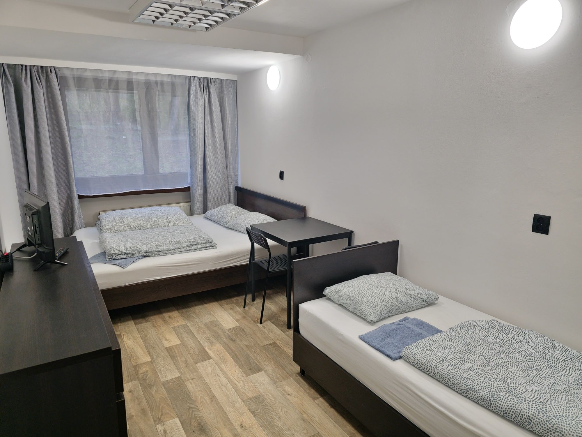 Noclegi KROLOWEJ JADWIGI parking  zwierzyniec Kraków
