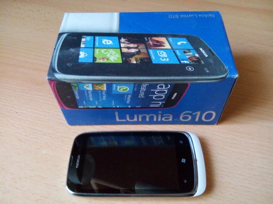 Смартфон Nokia Lumia 610 (белый)