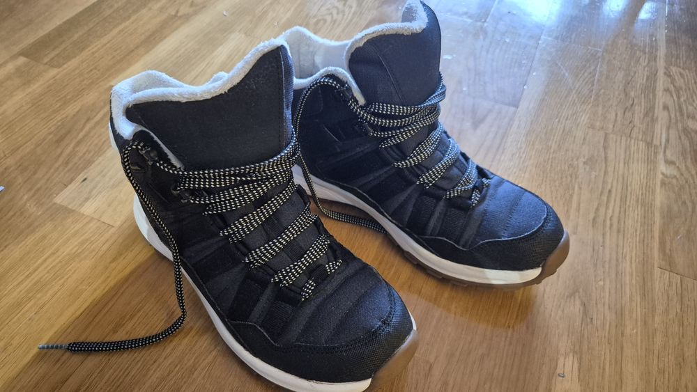 Buty zimowe dla dziecka r. 37