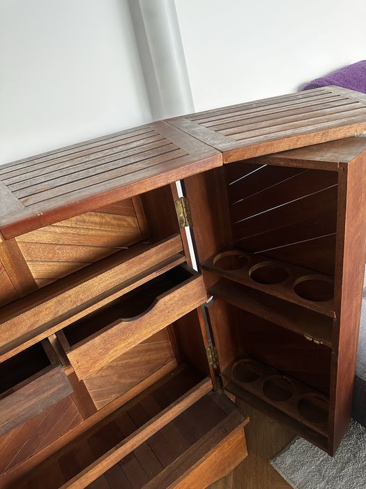 Barek z drzewa egzotycznego