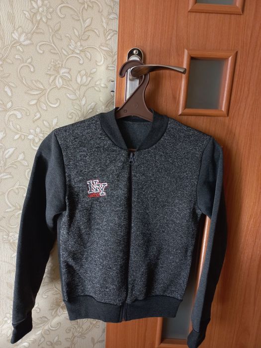 Тёплая кофта на флисе. Отличное состояние.