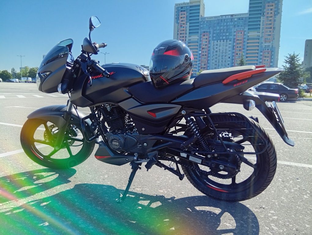 Мотоцикл Bajaj Pulsar 180 DTS-i