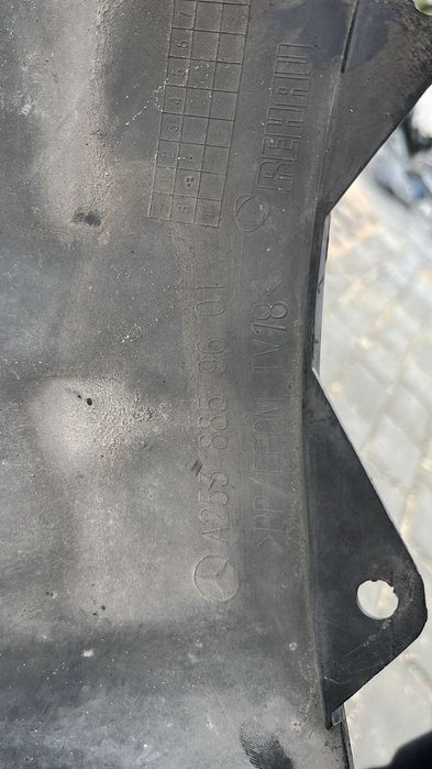 Grelha inferior do para-choque dianteiro Mercedes-Benz GLC X253 C253