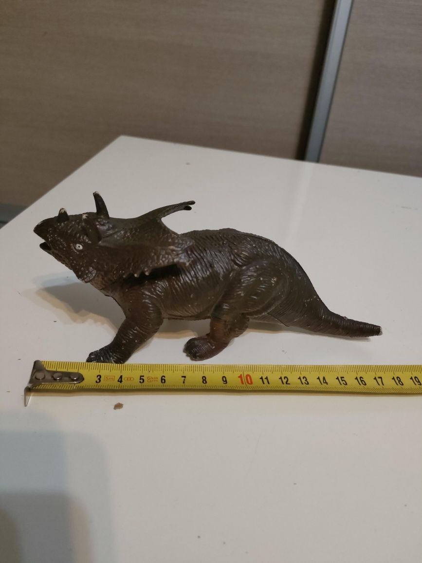 Dinozaury figurki