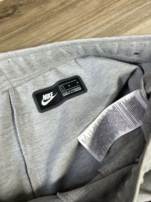 Nike Tech Fleece спортивні штани оригінал розмір M/L нові