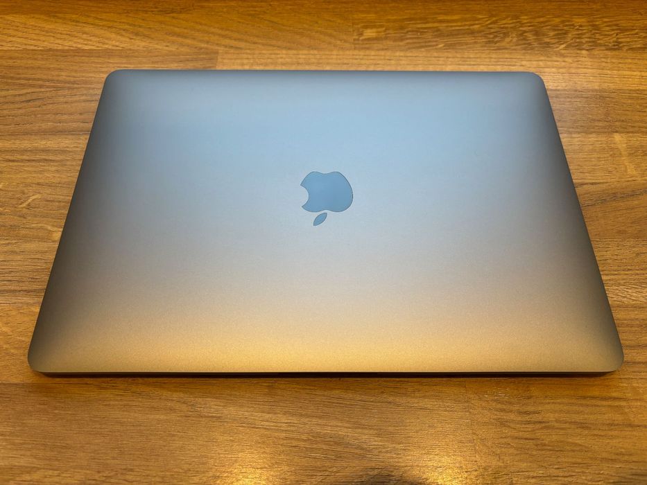 ### MacBook Air (A2179) / 13,3" / i3 / 256GB / 8GB / Super Stan ###