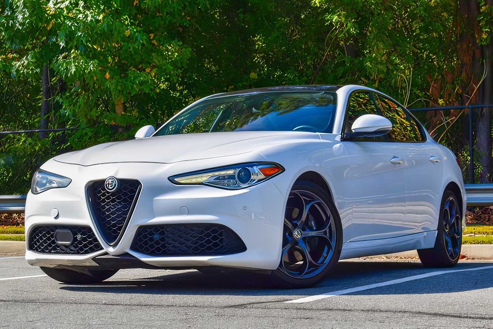 Alfa Romeo Giulia      2017