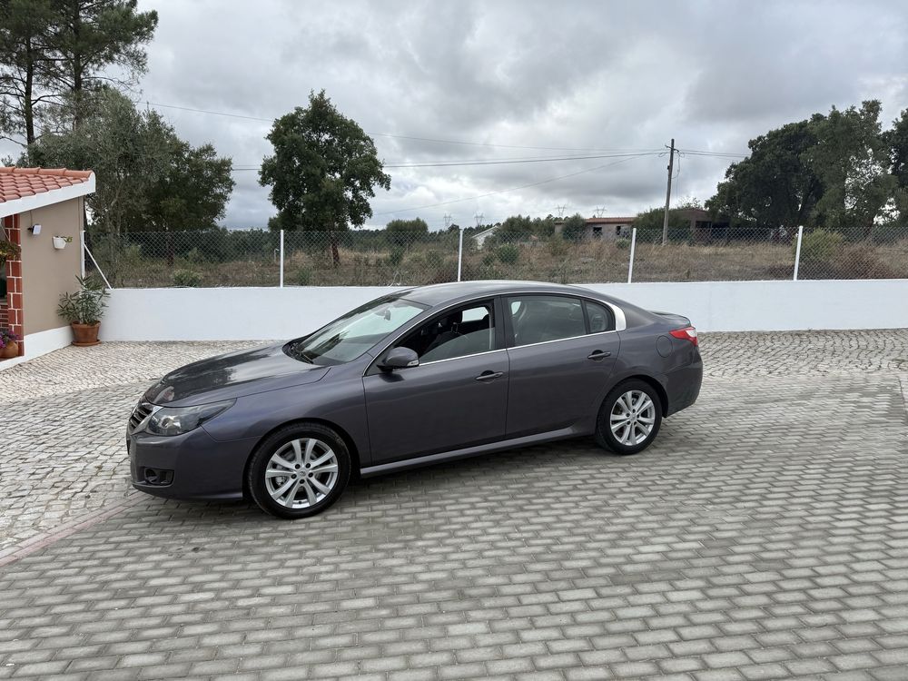 Renault Latitude 2.0 DCI 175 Cv