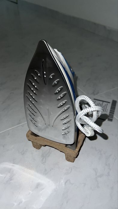 Ferro de engomar NOVO