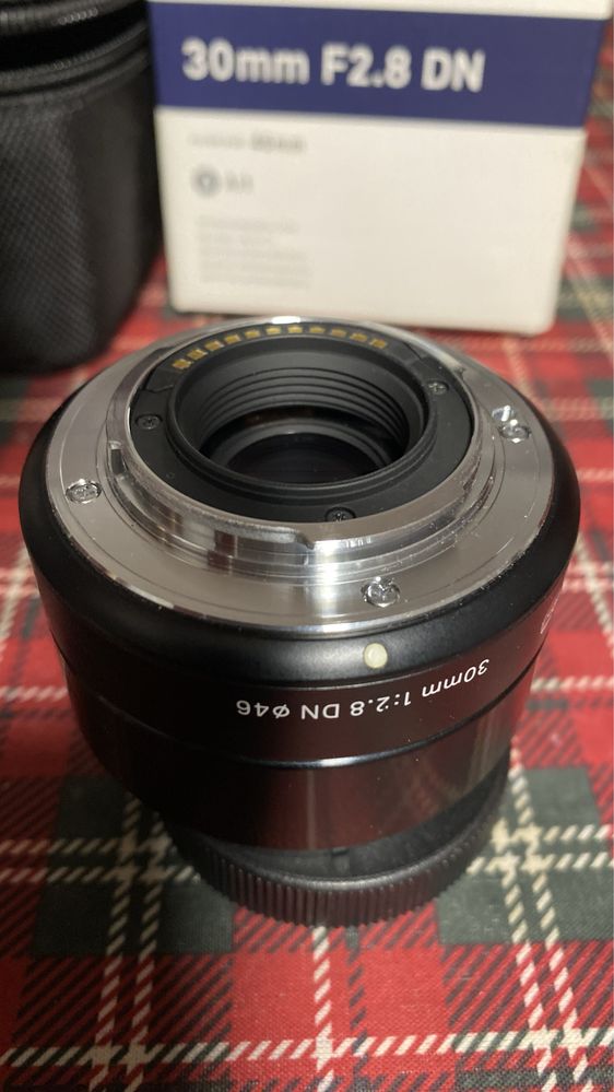Sigma 30mm f/2.8 DN