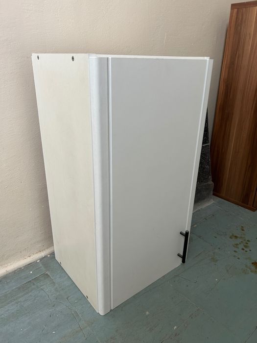 Szafki kuchenne do oddania-2 sztuki