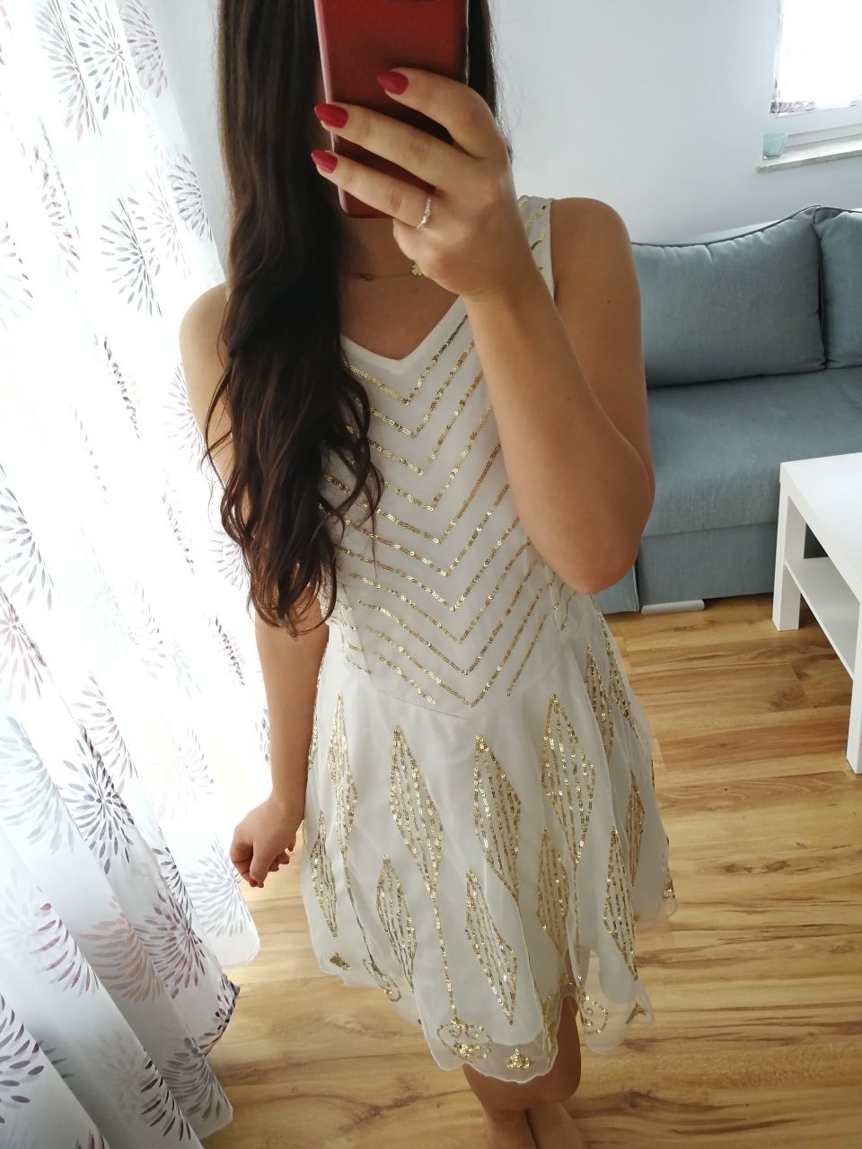 Kremowa sukienka cekinowa Cubus r. S, sukienka sylwestrowa