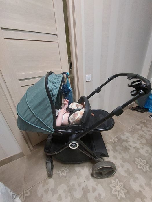 Зручна, універсальна дитяча коляска , візок люлька та прогулянковий бл