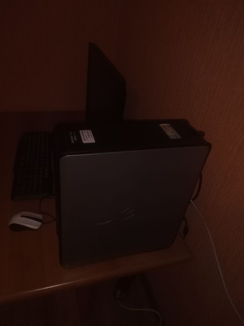 Компактний комп'ютер DELL OPTIPLEX 745