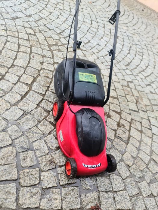 Corta relva elétrico