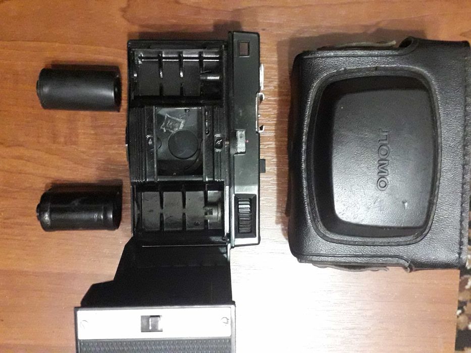 Плівковий фотоапарат СМЕНА 8 М, та касети для плівки СРСР.