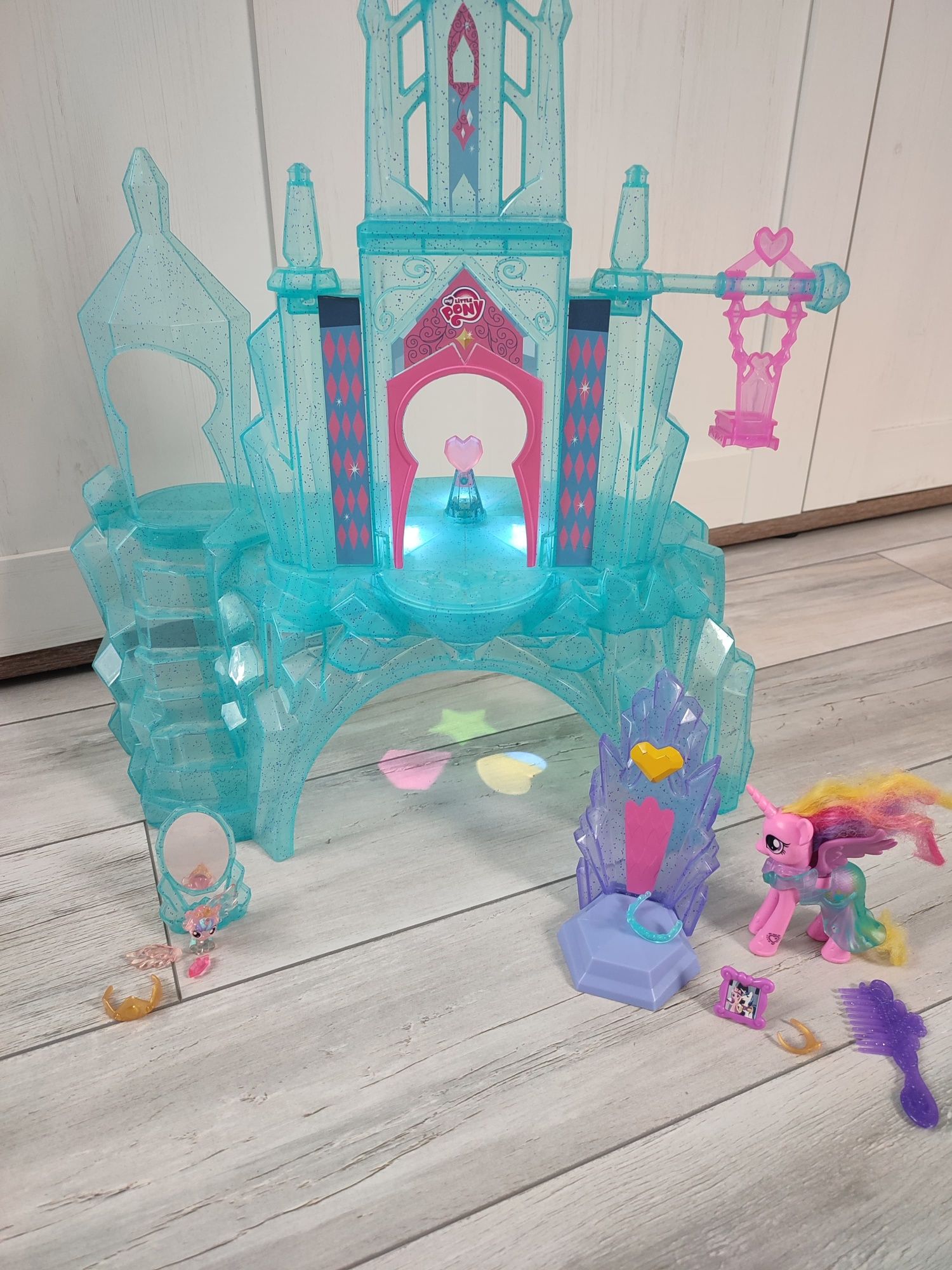 HASBRO MY PONY Krysztalowe królestwo B5255 zamek
