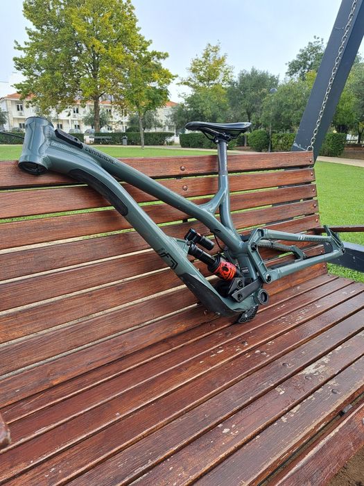 Vendo quarto commencal supreme V4.5 downhill tamanho L