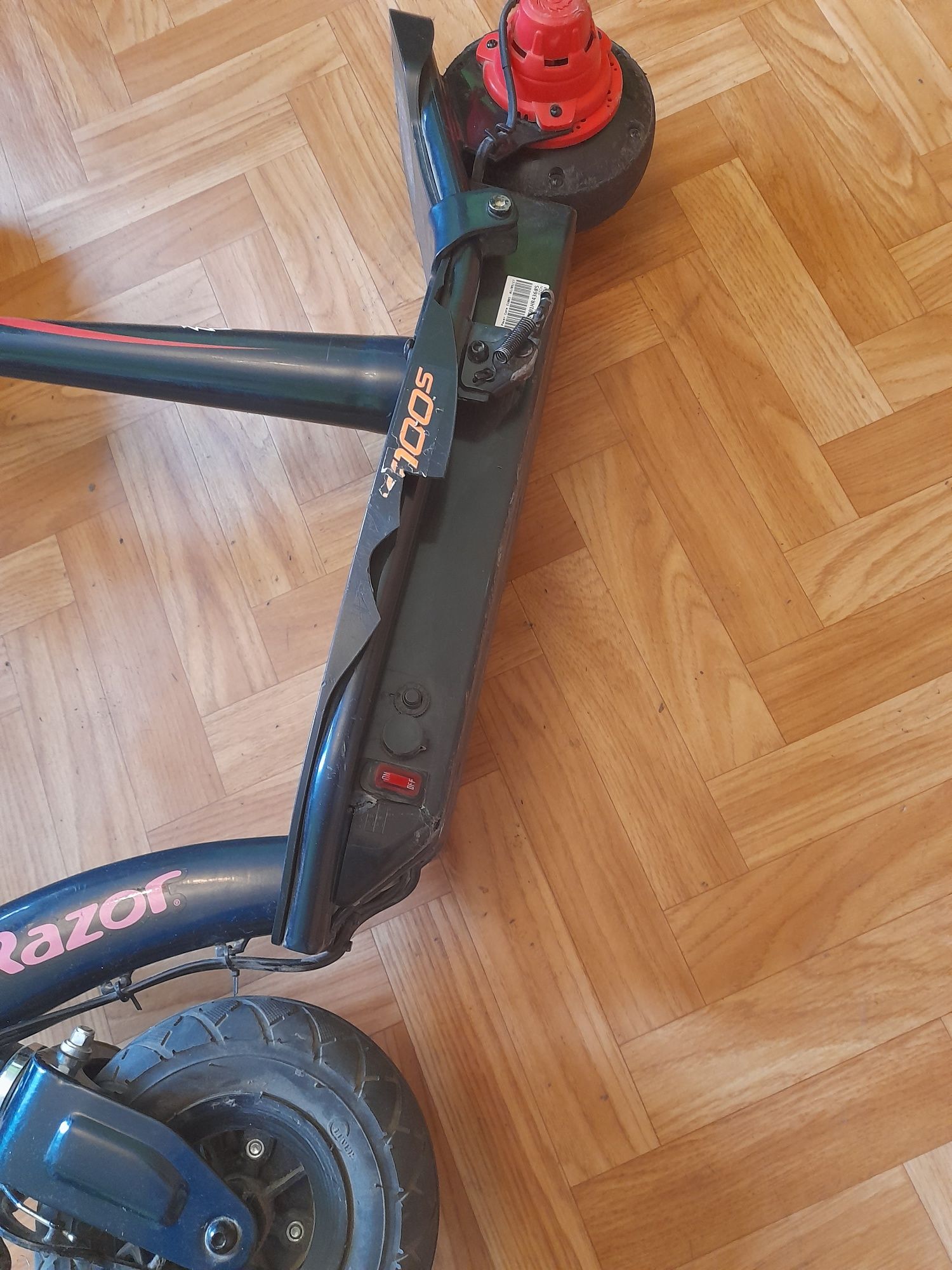 Hulajnoga elektryczna Razor E100S