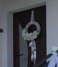 biały wianek wiklinowy na drzwi, dekoracja (ślub, komunia) ręcznie rob