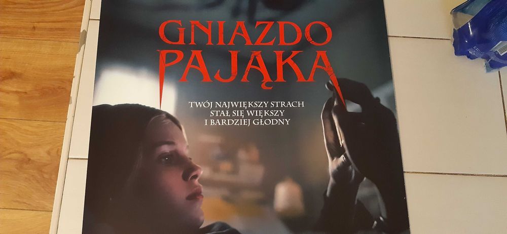 stary plakat kinowy horror gniazdo pająka
