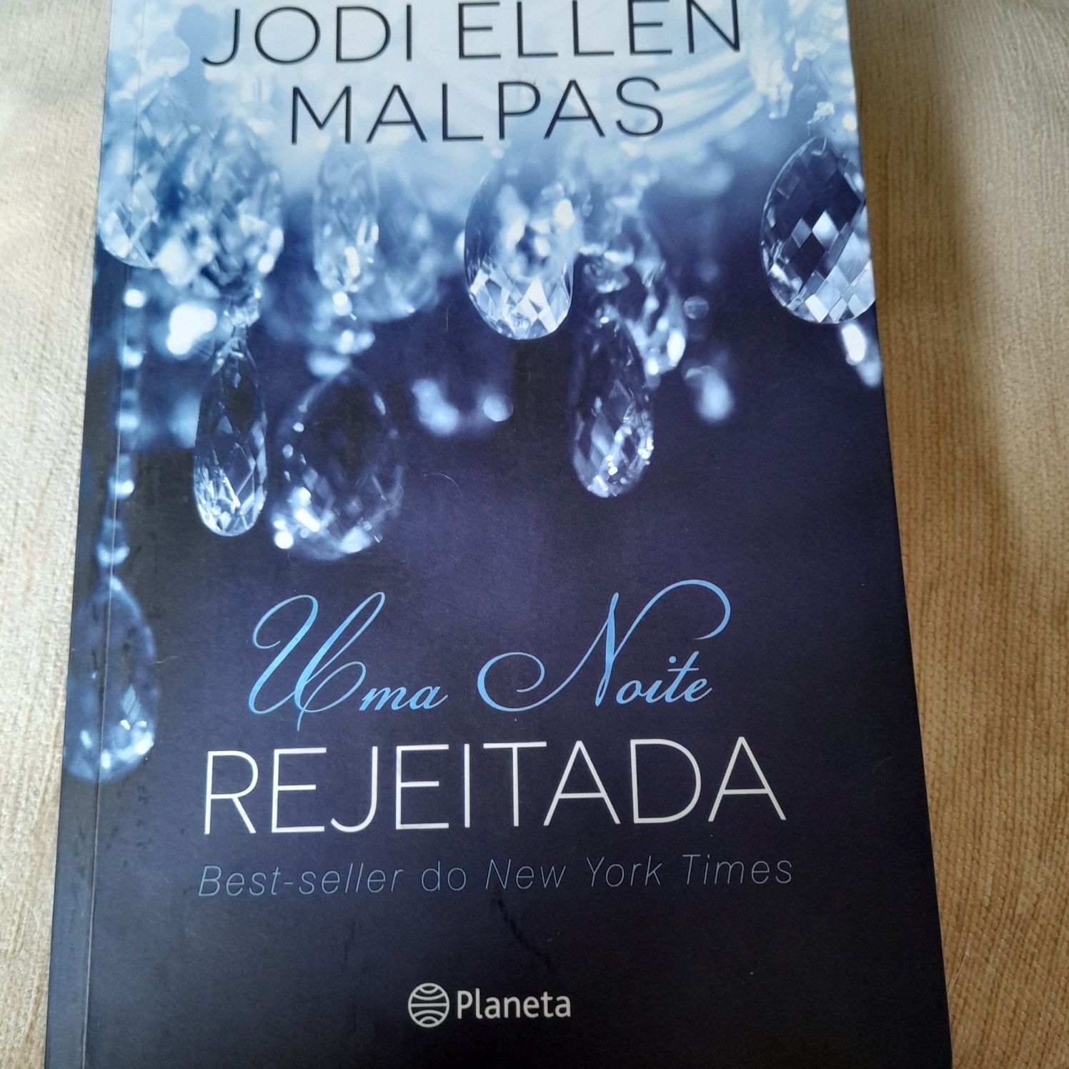 Trilogia UMA NOITE de Jodi Malpas, A promessa,  Rejeitada, Revelação