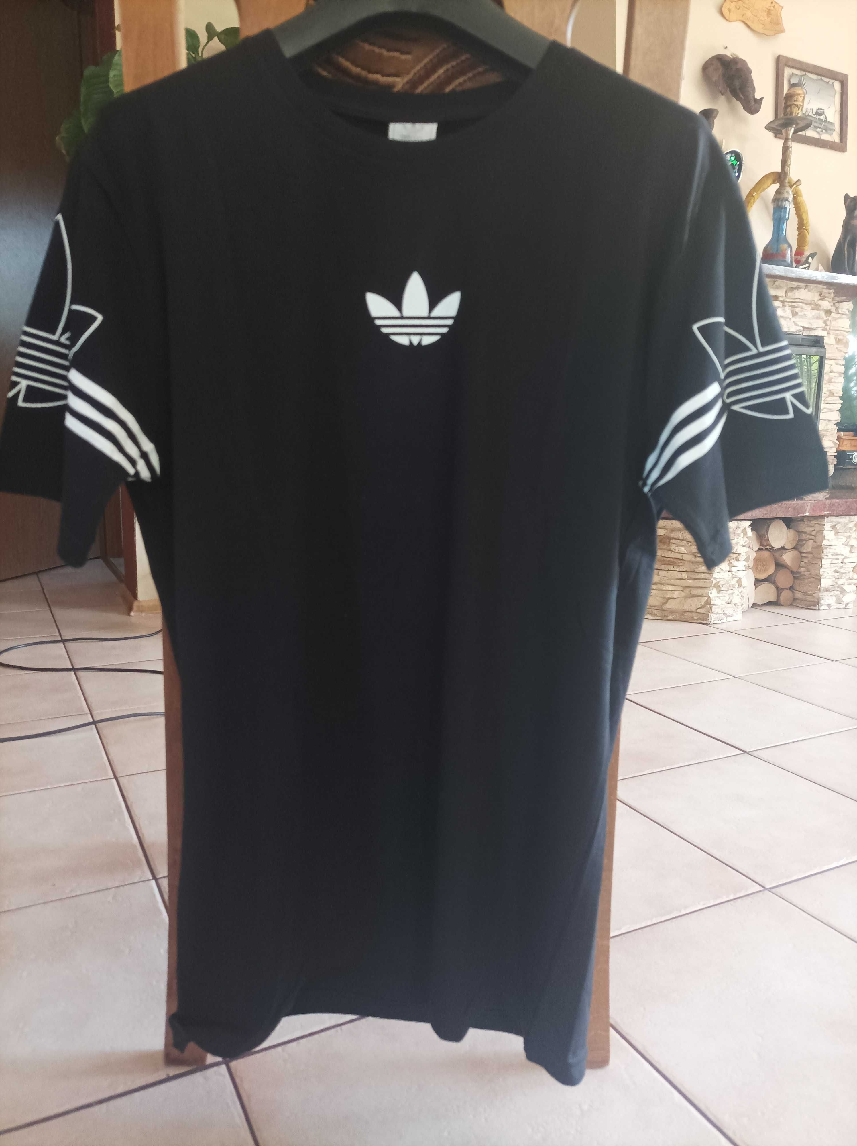 Okazja cenowa! Stylowa koszulka Adidas L