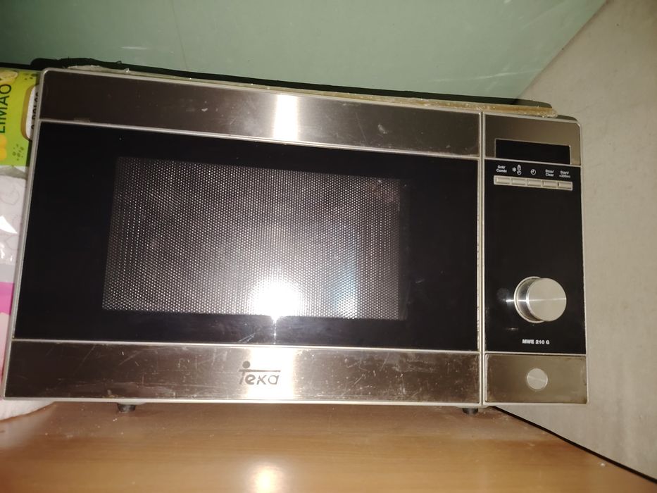 Microondas a funcionar perfeitamente é microondas e forno