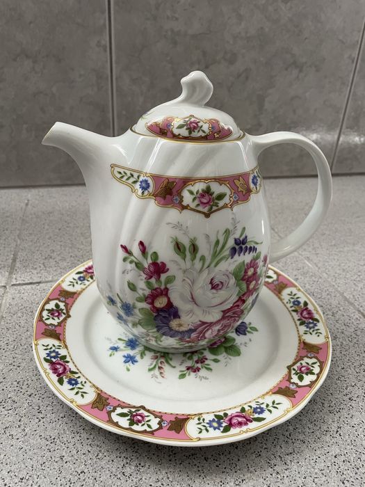 Conjunto de Bule e Prato Vizavi