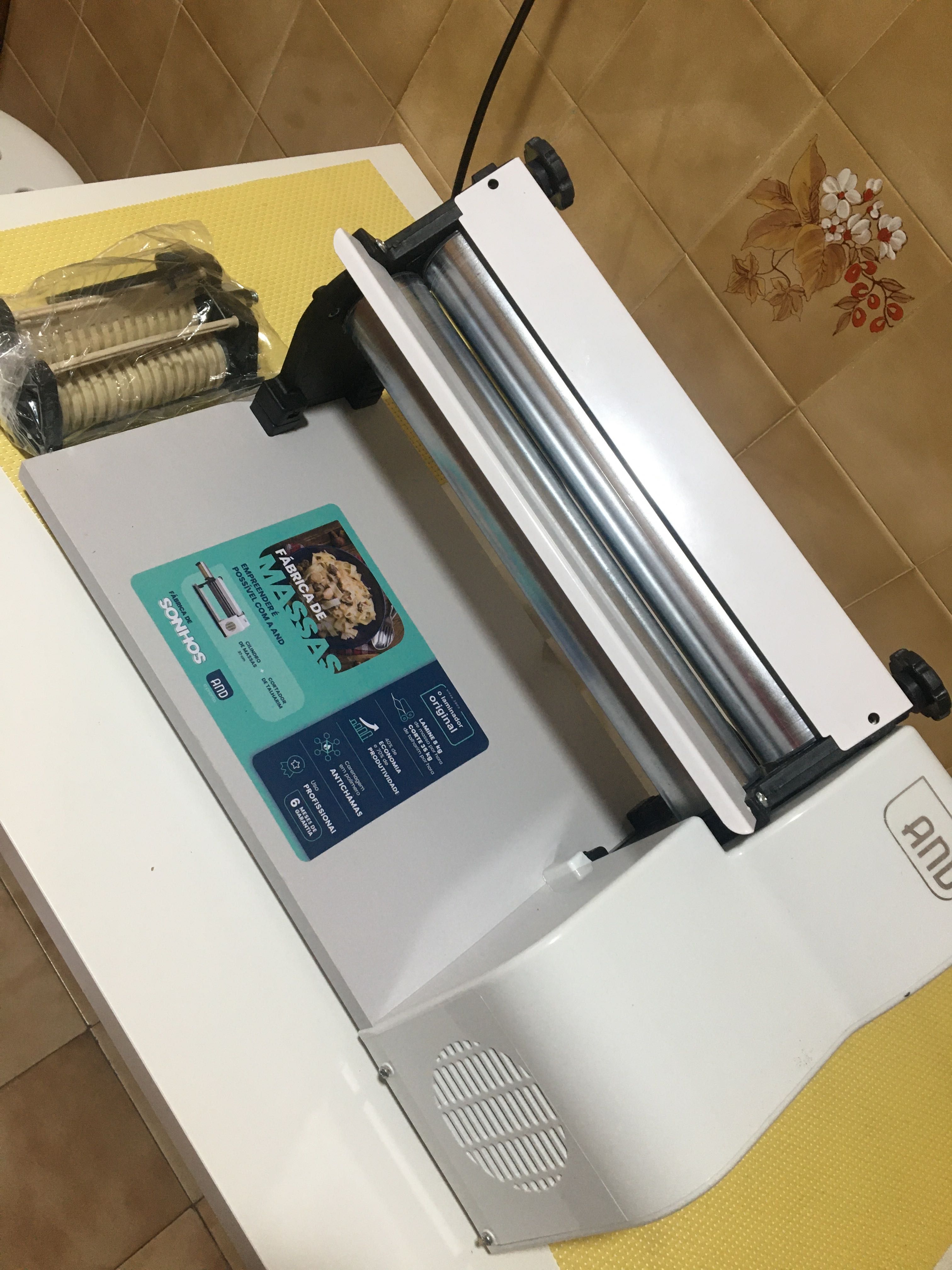 Cilindro Laminador Elétrico de massa .