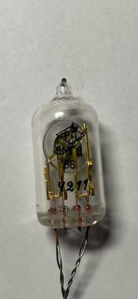 Кварц 5 МГц Кварцевый резонатор.
Позолота. Радиодетали СССР