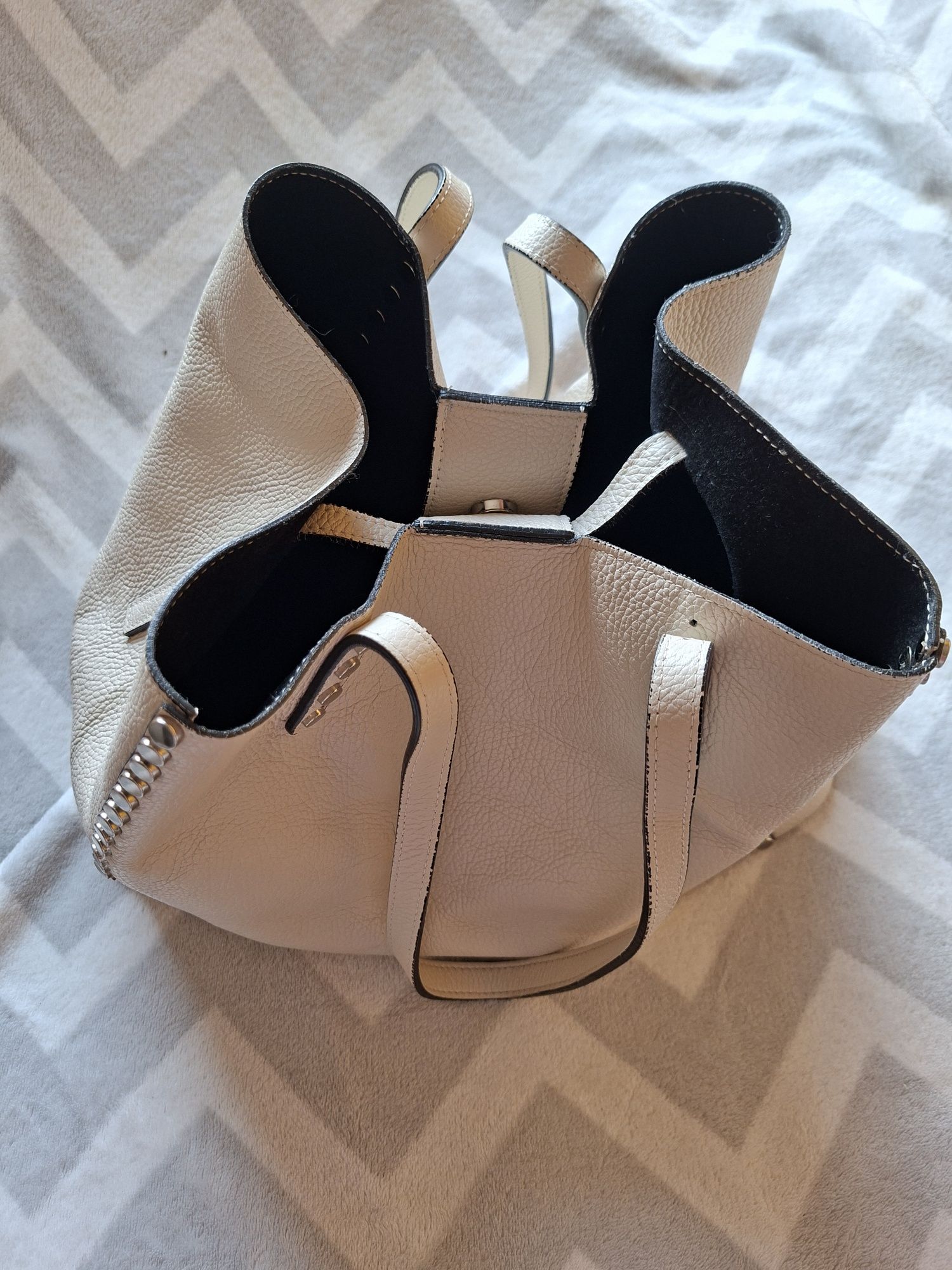 Duża torebka shopper ze skóry naturalnej.