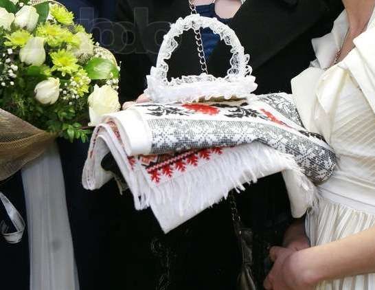 Продам роскошное свадебное платье с шубкой и фатой (+подарок)