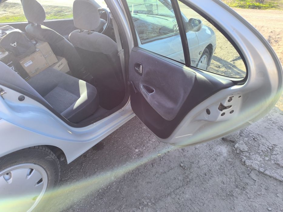 Рено Меган 1.4 бенз