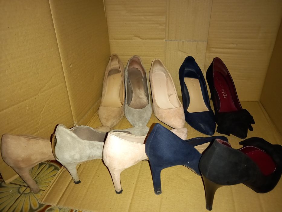 Sapatos de salto alto