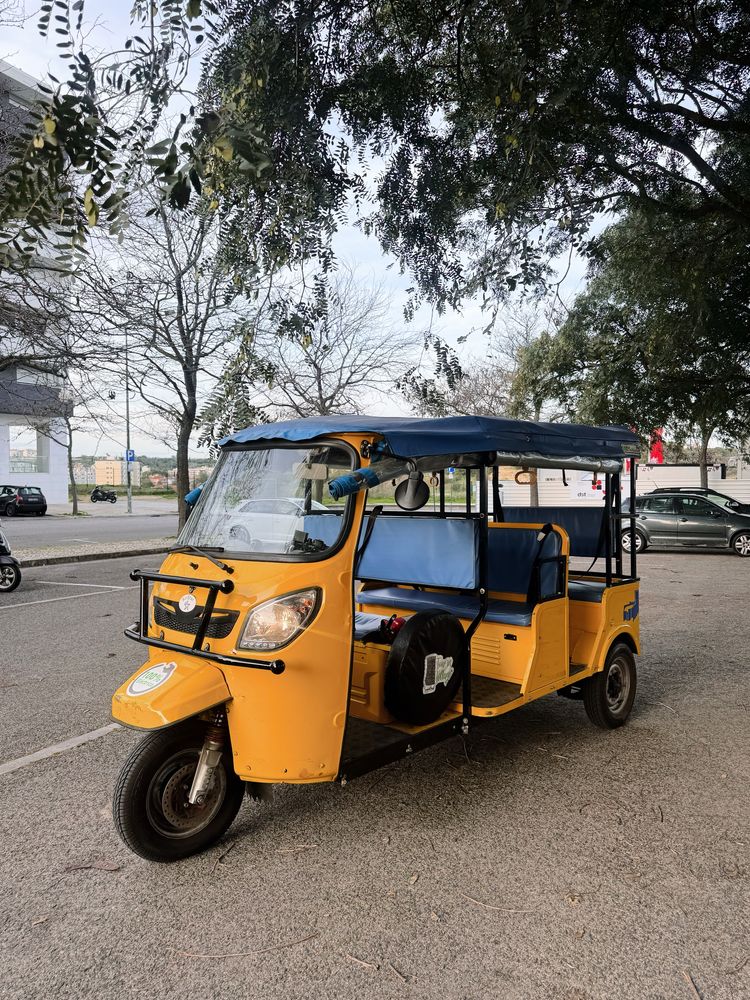 Vende-se Tuktuk Amarelo - Com bateria Litio
