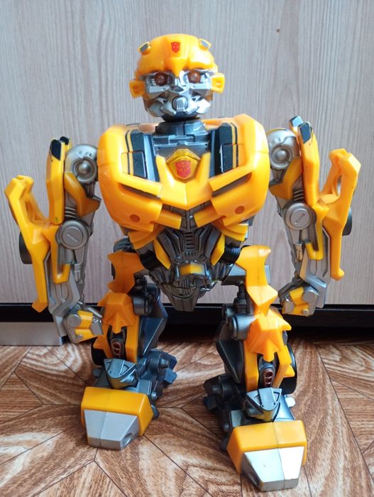 Робот трансформер Hasbro bumblebee beatmix 2006 року