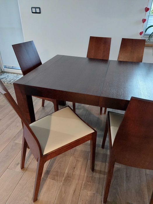 Sprzedam używany stół drewniany, rozkładany 140/175/220 i 6 krzeseł.