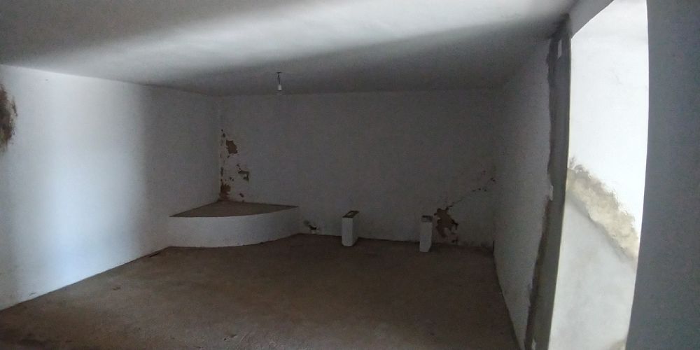 Garagem e arrumos