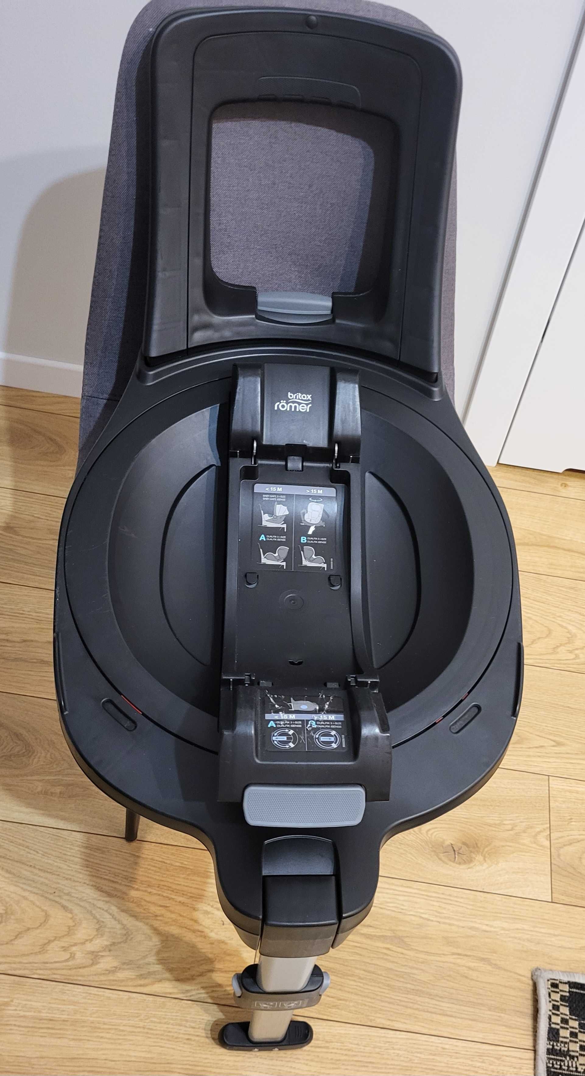 Fotelik Römer Britax Baby Safe 3 i-Size z bazą Isofix (FLEX iSENSE)