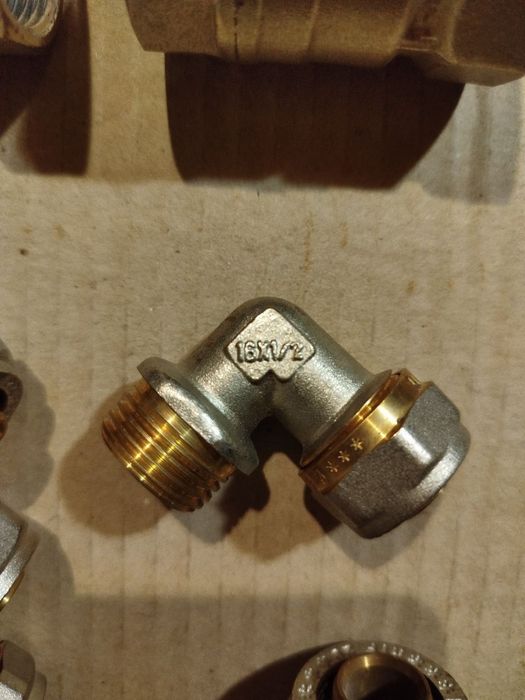 Краны 3/4 и фитинги всё НОВОЕ