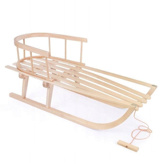 Sanki drewniane z oparciem i sznurkiem