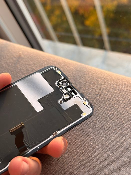 Uszkodzony ekran iphone 14 pro