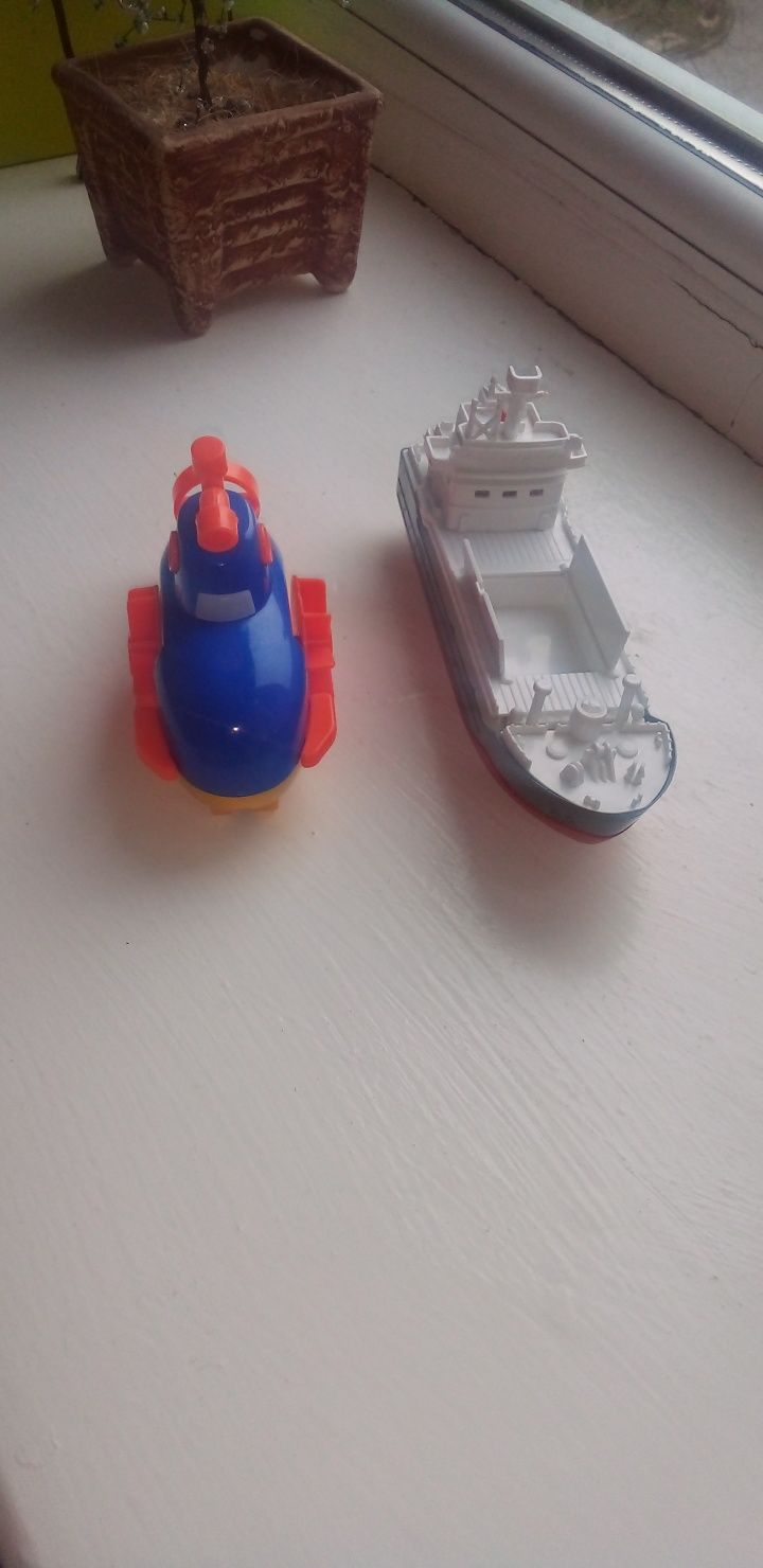 Лот Транспортний Корабель моделька і підводна лотка