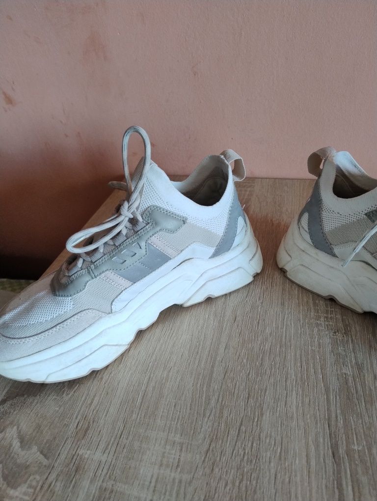 Super adidasy damskie rozm 40 firmy HM stan idealny