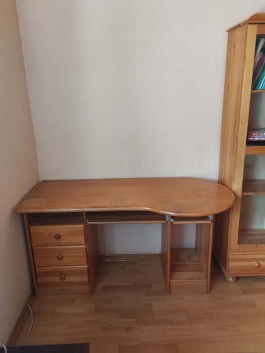 Komplet mebli drewnianych